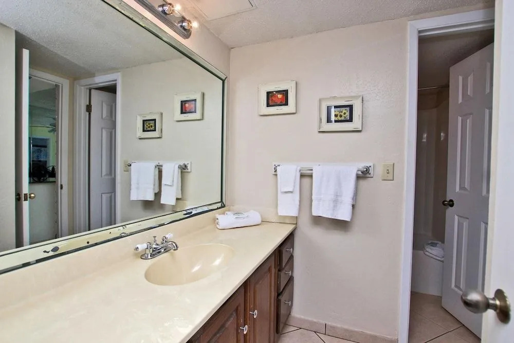 The Edgewater 44