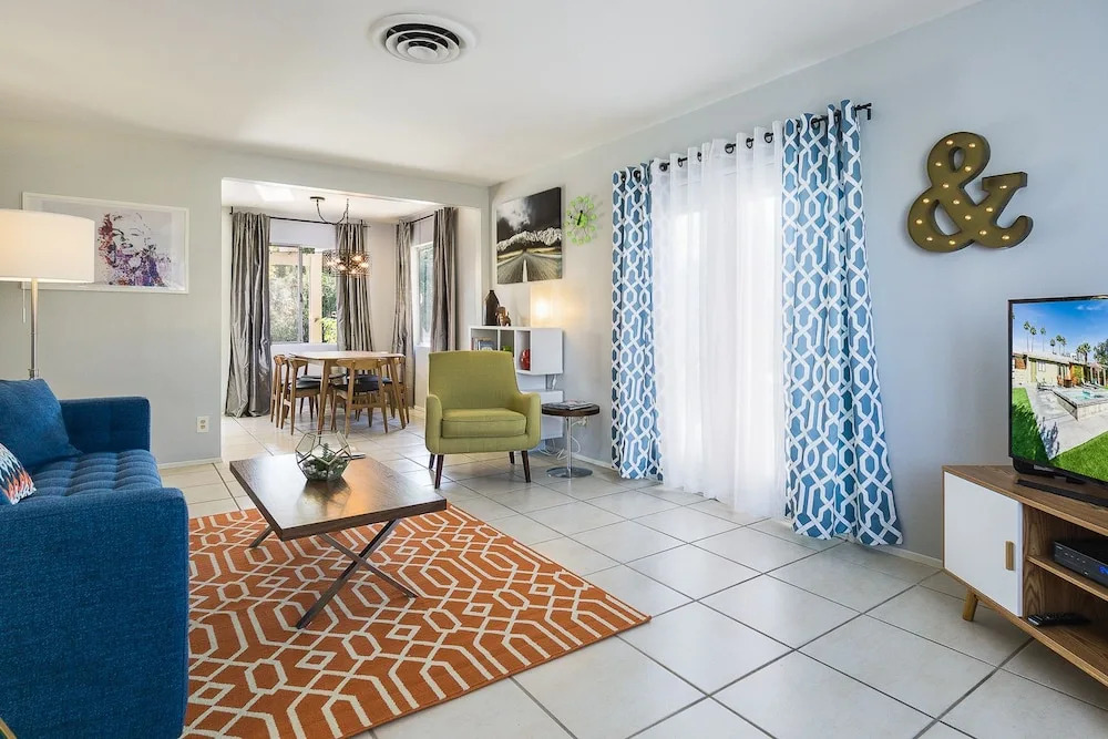 Mid-century Getaway W/ Pool & Spa - Near Downtown 3 Bedroom Home