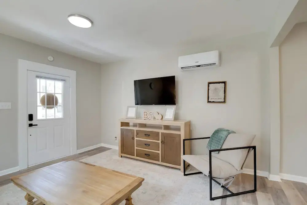 Walk to Wku, Bars & Dining! Updated Duplex Home
