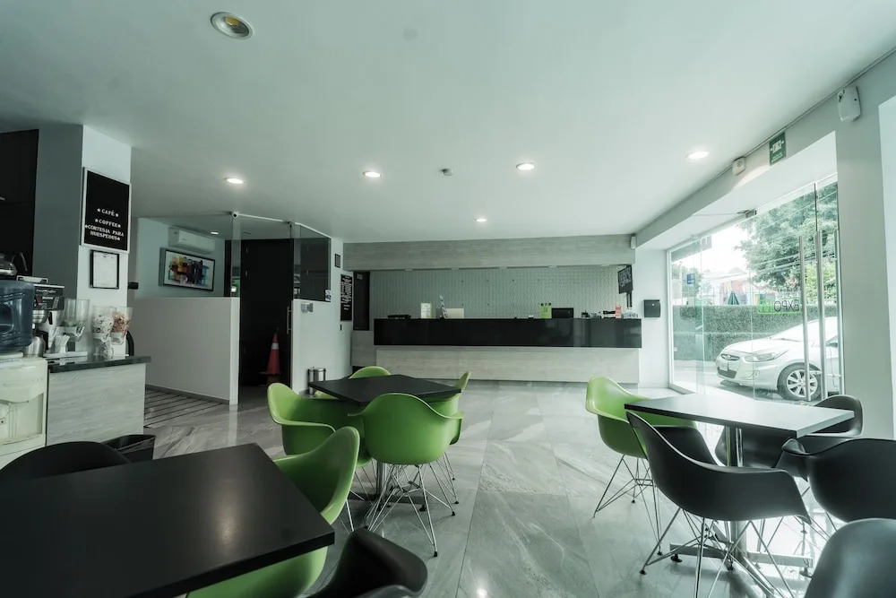 HOTEL LEMON GREEN -Zona Expo Frente al Centro de Convenciones