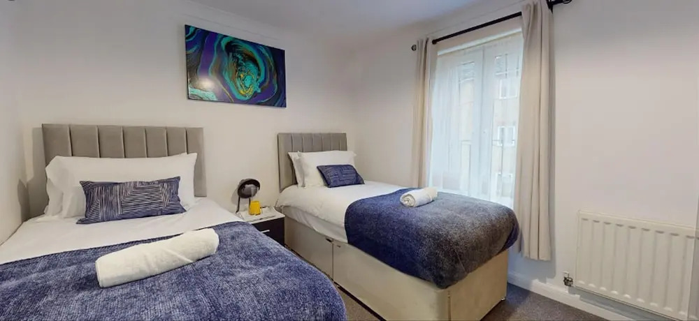 Romford Retreat - Modern 2BR Apartment