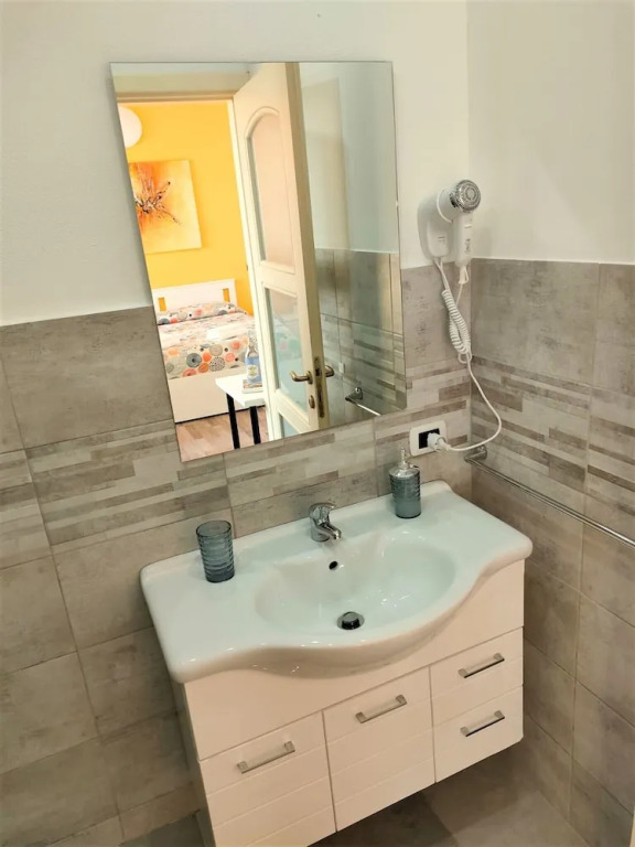 Iris Rooms