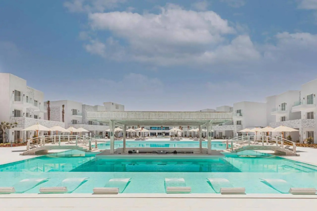 Tanoak Resort