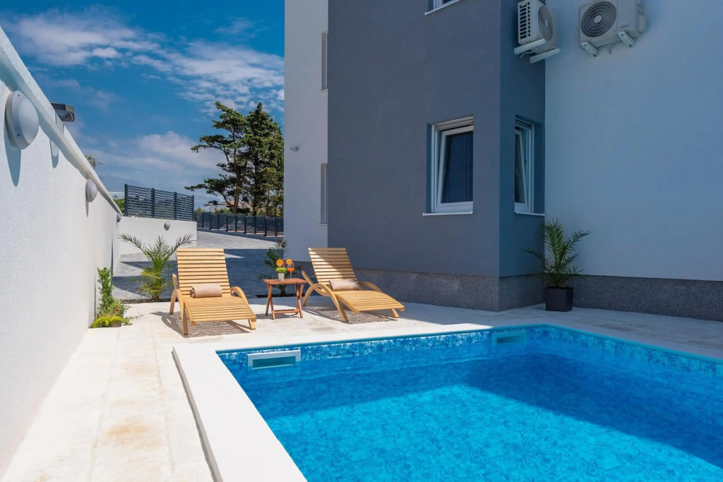 Villa Mel Mari luxury apartments with pool