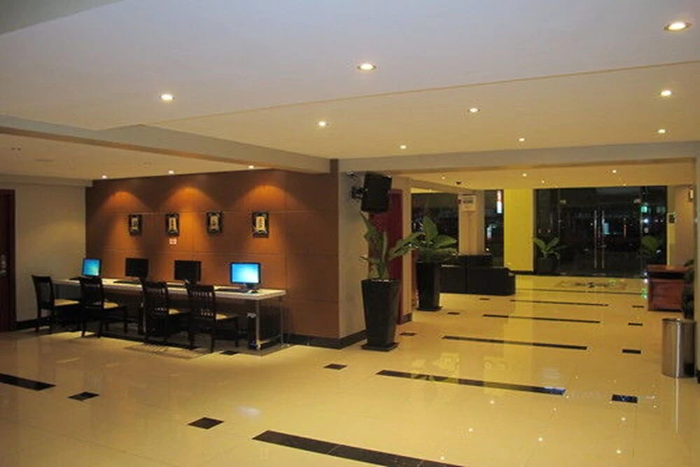 Lux Riverside Hotel & Apartment