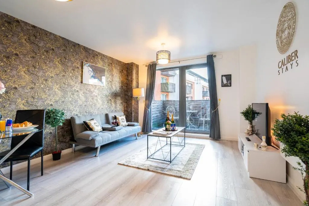 CALIBER STAYS Apartments & Homes - The Medusa Suite - 2 Bedroom Apartment - City Centre - FREE NETFLIX
