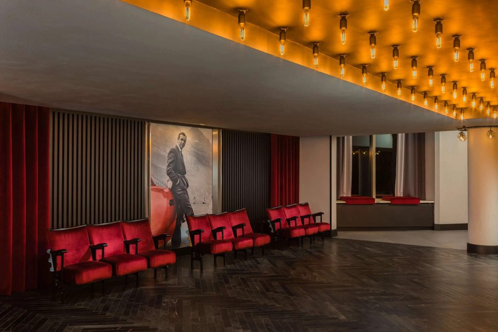 Radisson RED London Heathrow