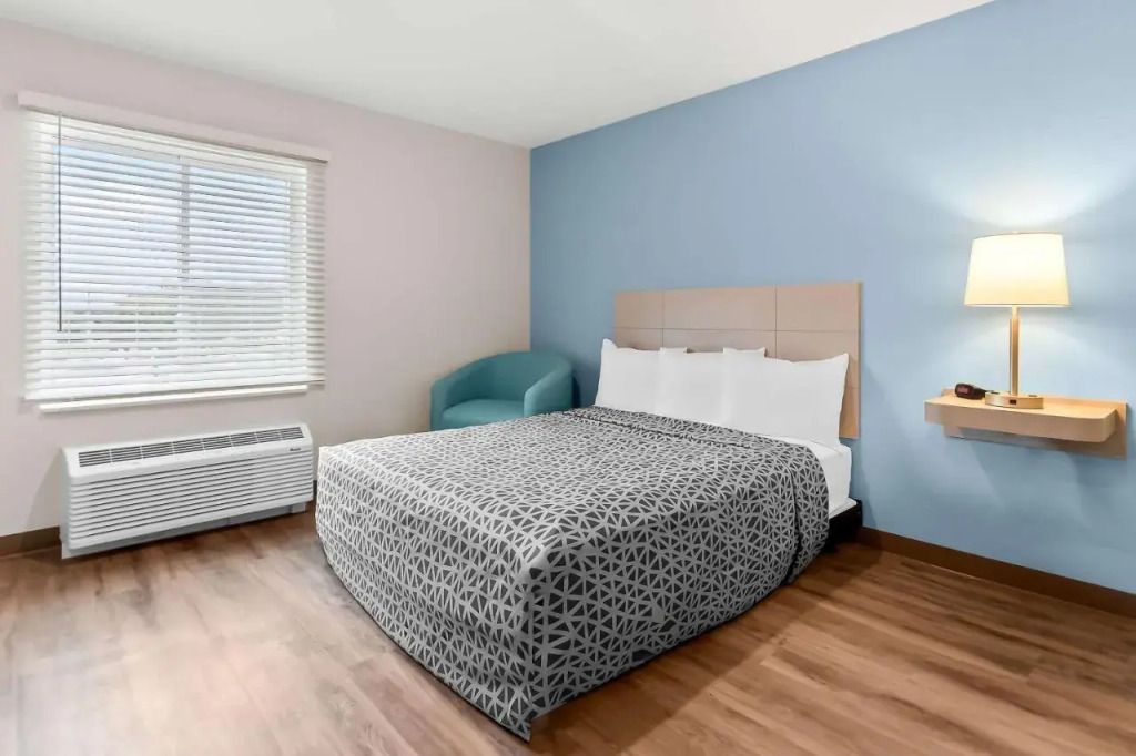 WoodSpring Suites Pensacola West