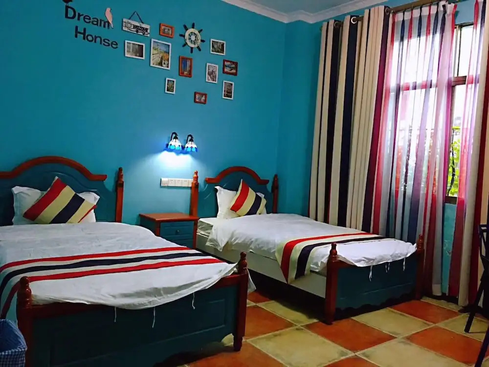 Firefly Inn Mount Danxia