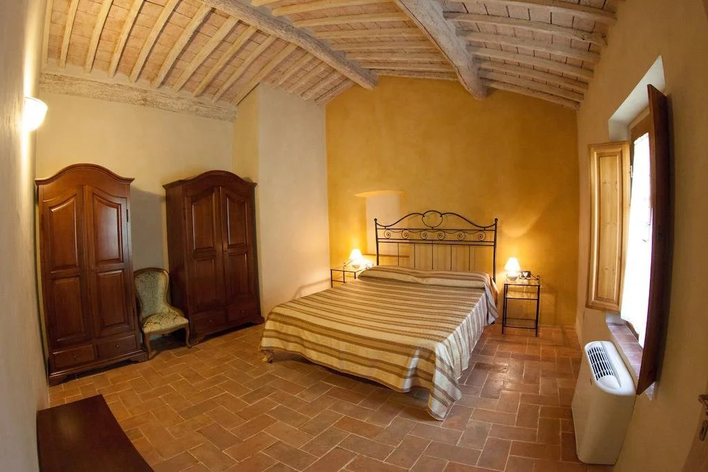 Casa Vacanze "Casale al Pino"