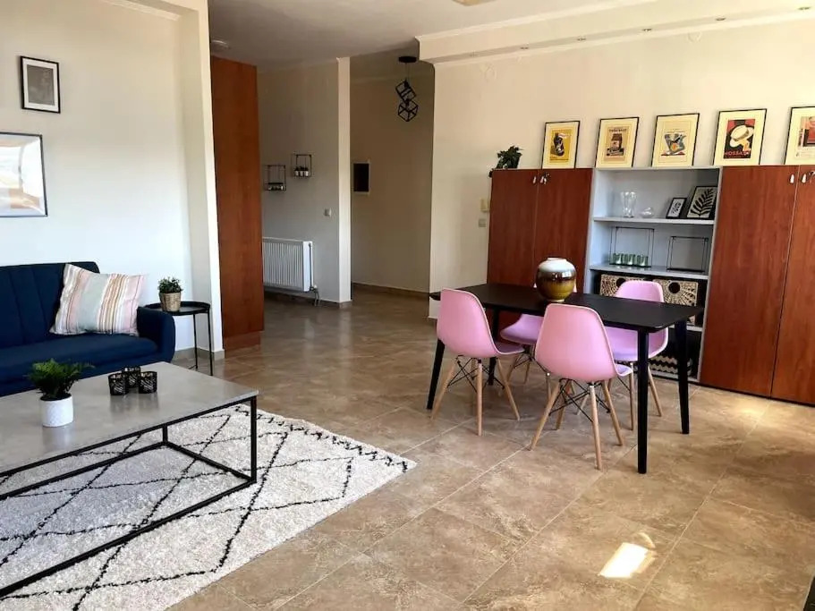 Magnificent view apartment with private garden
