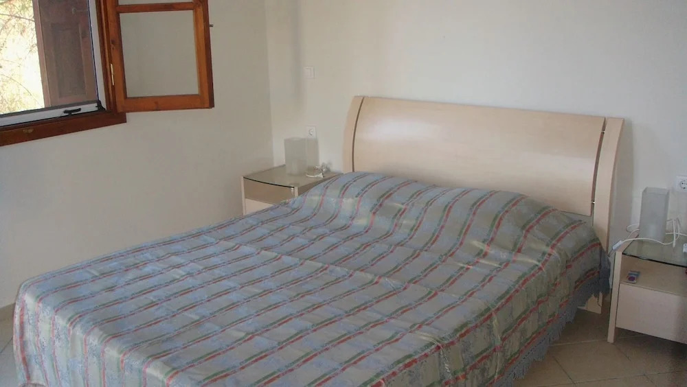Villa With 2 Bedrooms in Kalymnos Island, With Wonderful Mountain View