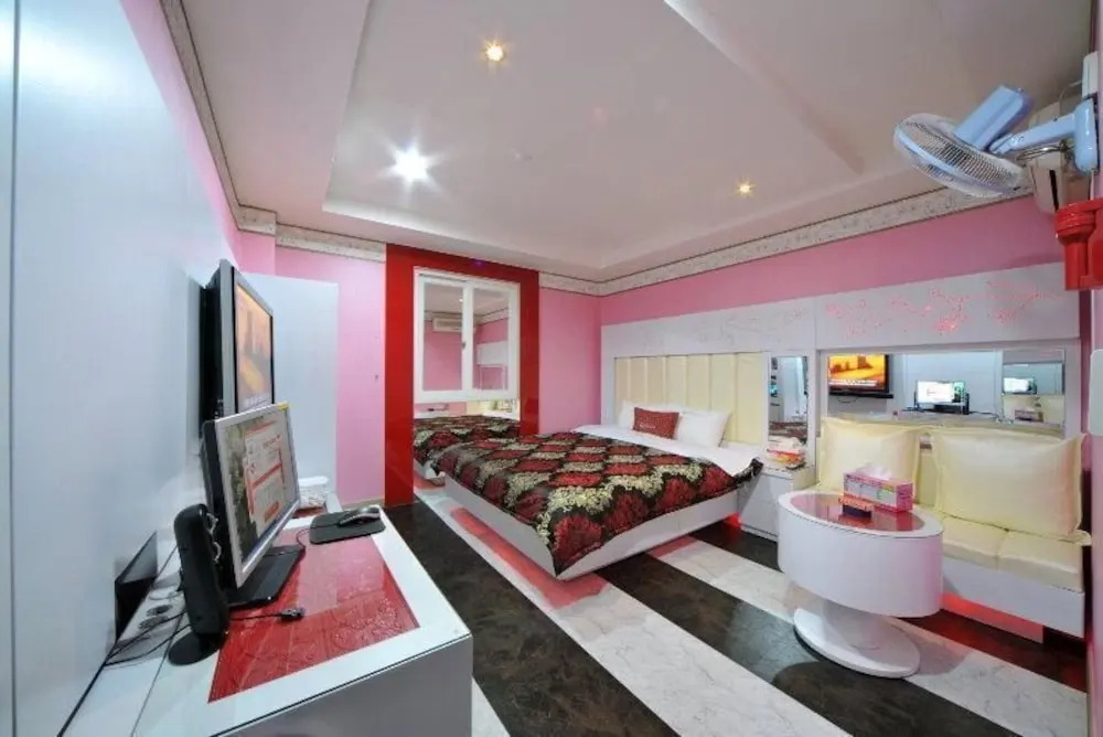 Cheongbaek Motel