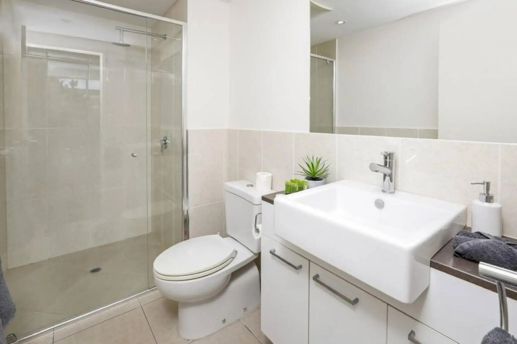 Pool View City Centre Apartment 206