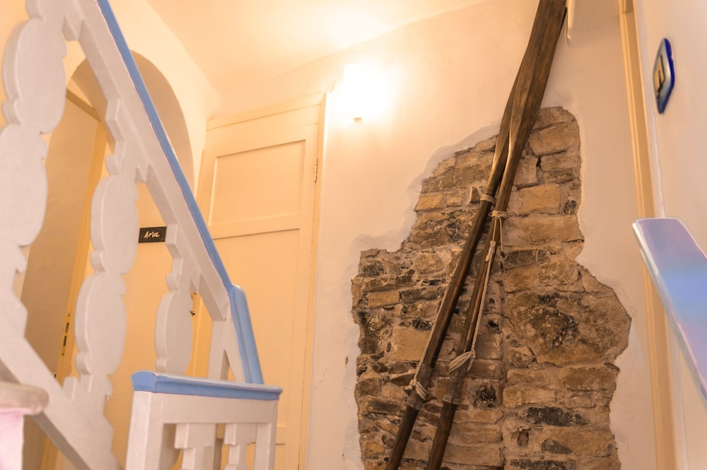 DEMIVIE GUESTHOUSE
