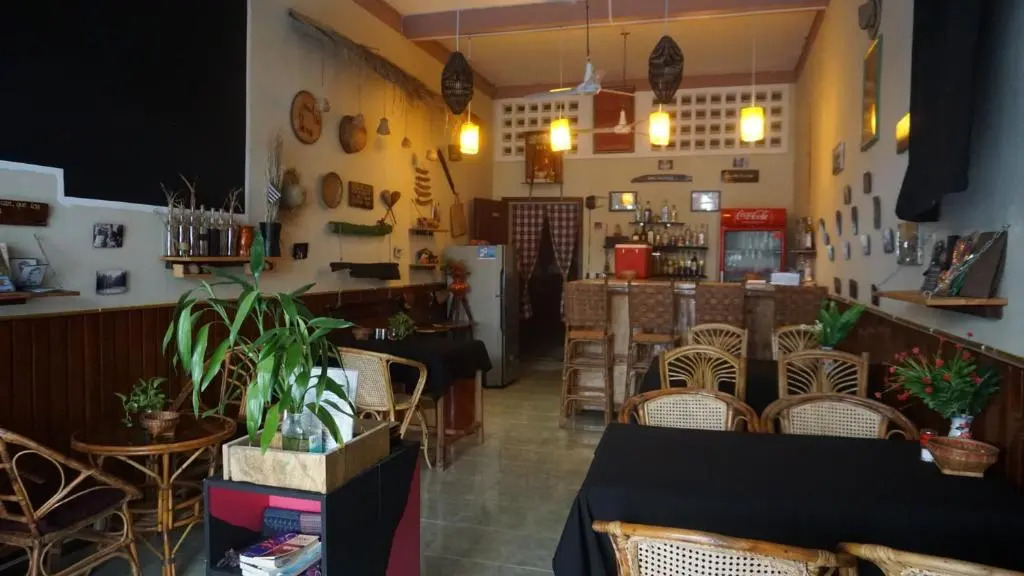 About The World Hostel And Restaurant