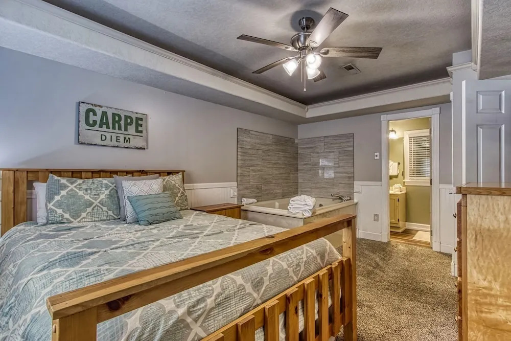 ER96 - Squirrels Leap - Great Location! Close to Town! cabin