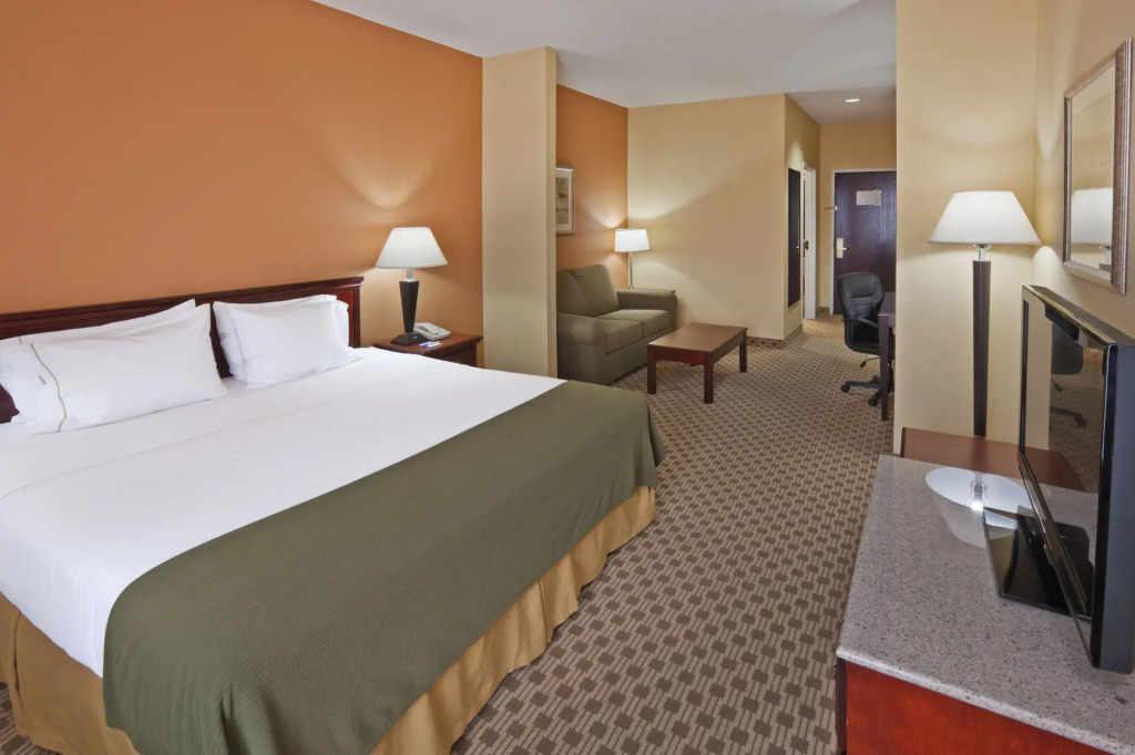 Holiday Inn Express & Suites Lebanon by IHG