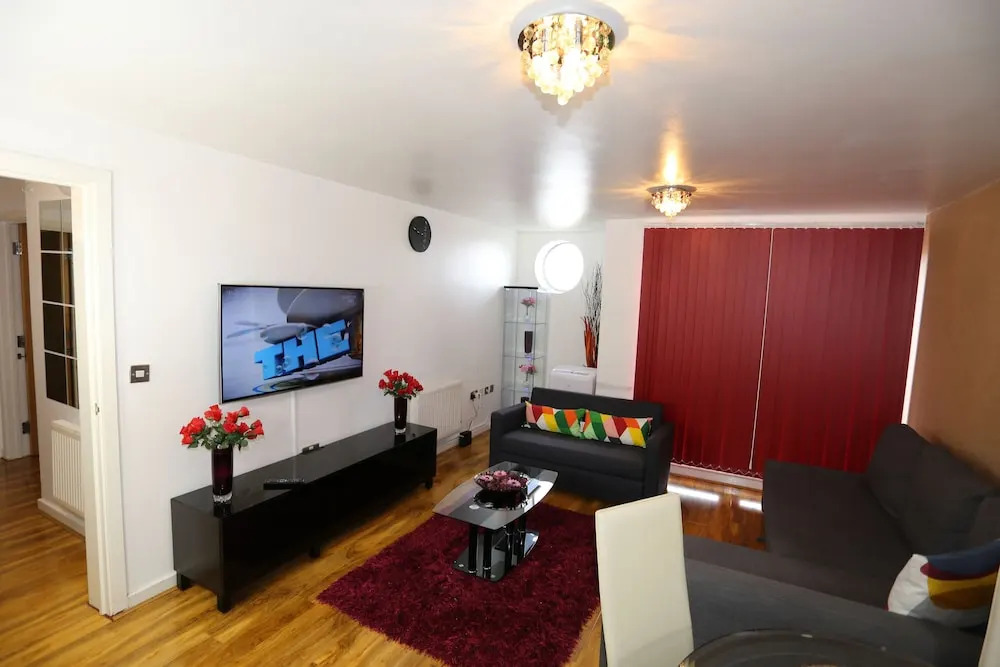 2 Beds Riverview HillHouse Apartment