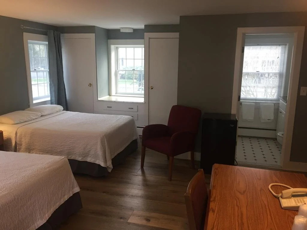 Hyannis Inn