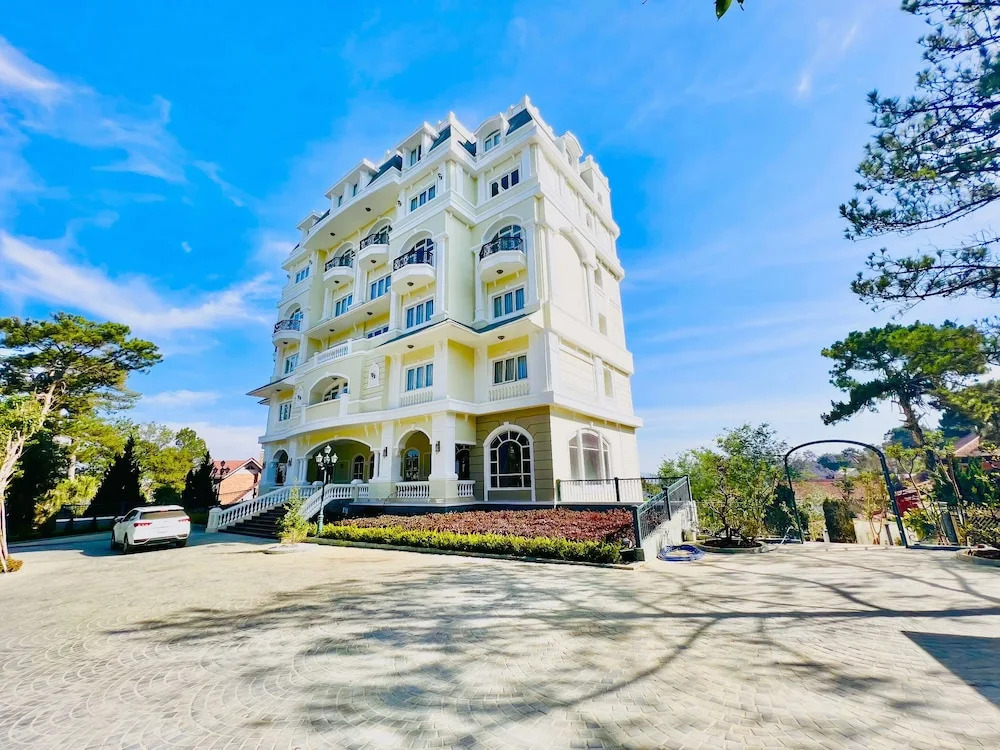 CALYSSA HOTELS & VILLAGE