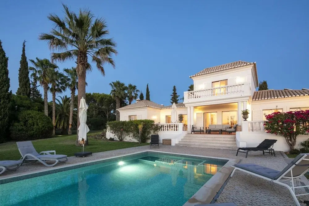 Romantic 3-bedroom Villa Near Carvoeiro