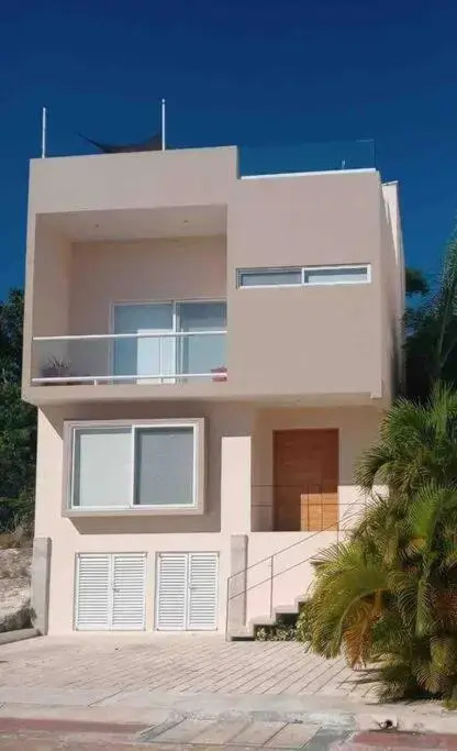 Luxury 3 br/4 ba Home w/View - Puntarena