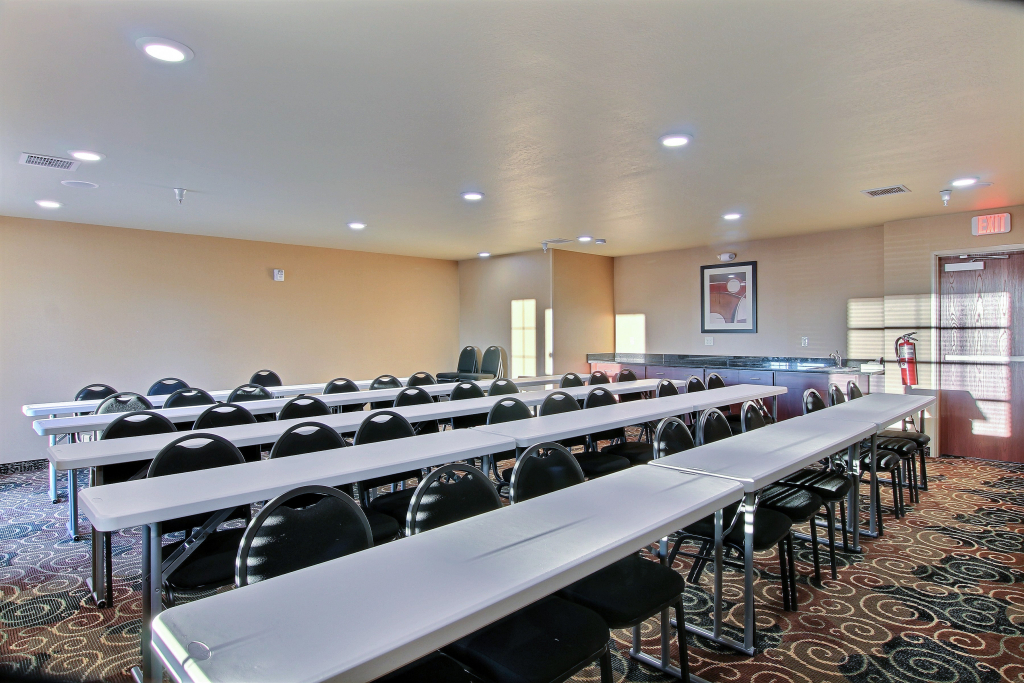 Cobblestone Hotel & Suites - Beulah