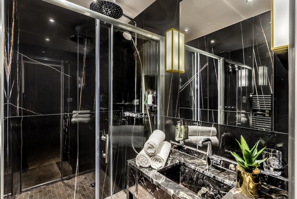 Luxury 6Bdr 5Bth Heritage Building - Louvre View