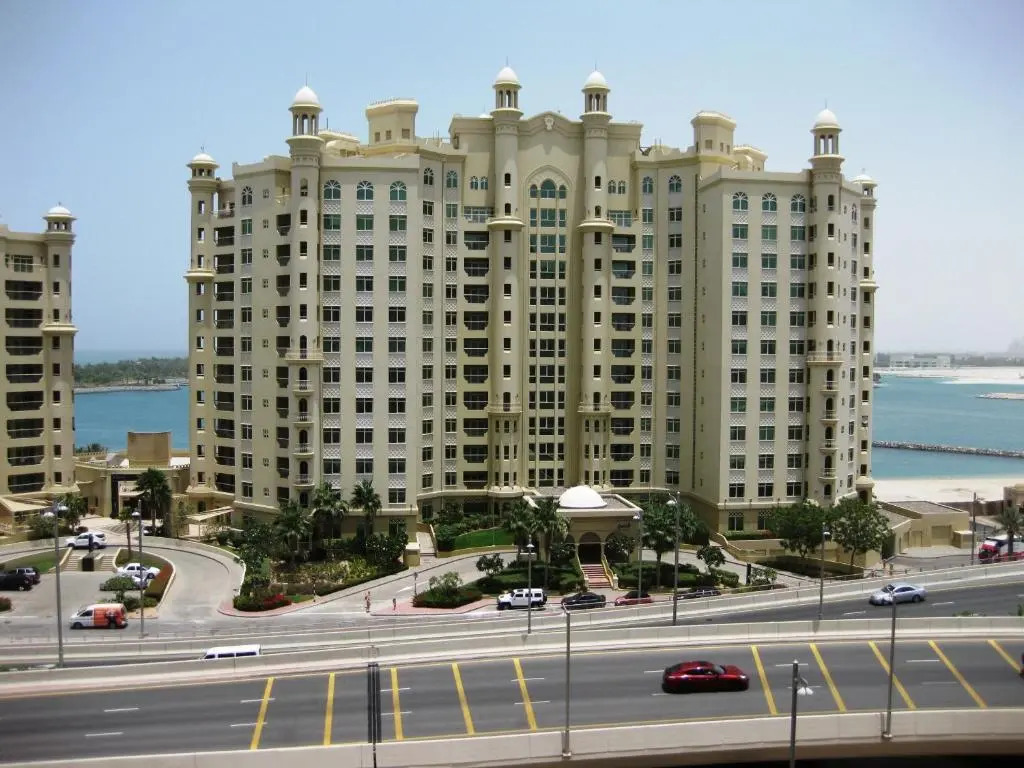 Апарт-отель Royal Club at Palm Jumeirah