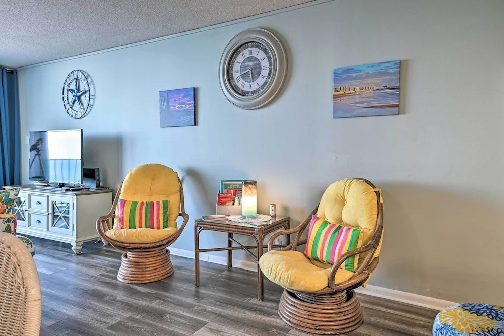 Oceanfront Oasis w/ Deck and Resort Beach Access!