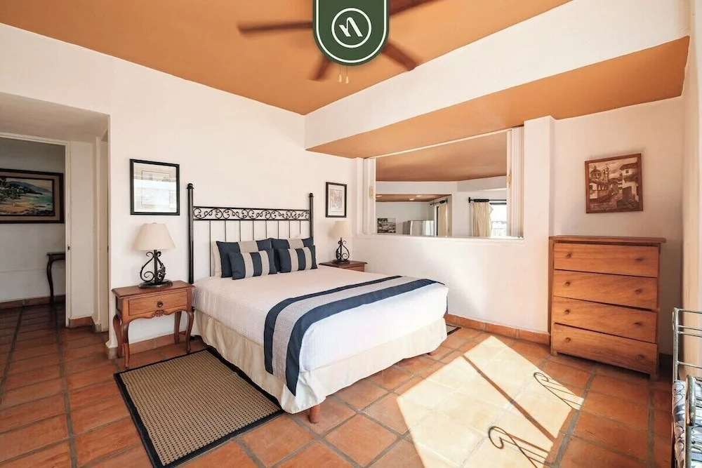 One Beach Street 307 B· Amazing 2 BR Condo