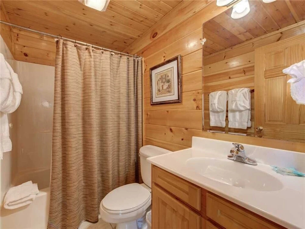 Triple Mountain View - Three Bedroom Cabin
