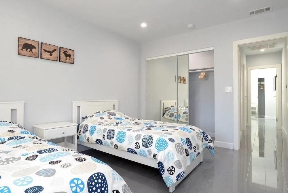 Bright Spacious Family House Near Universal Studios