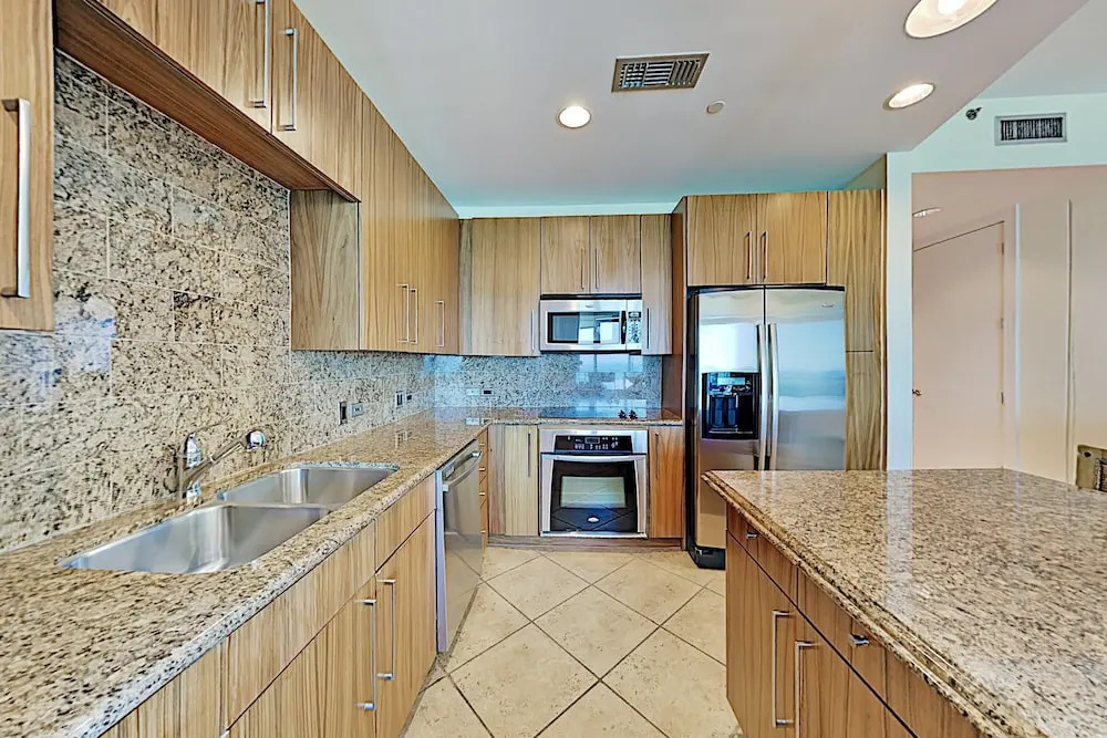 Opulent Beachfront W/ Pools, Spa & Theater 3 Bedroom Condo