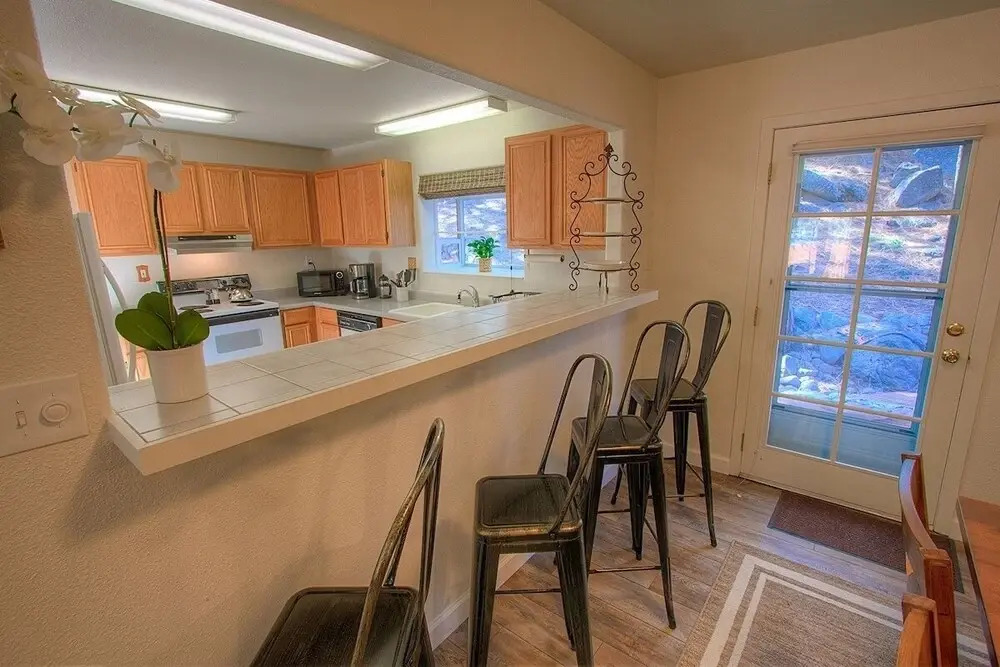 Nvh0823 - Sadies Hustle 3 Bedroom Home