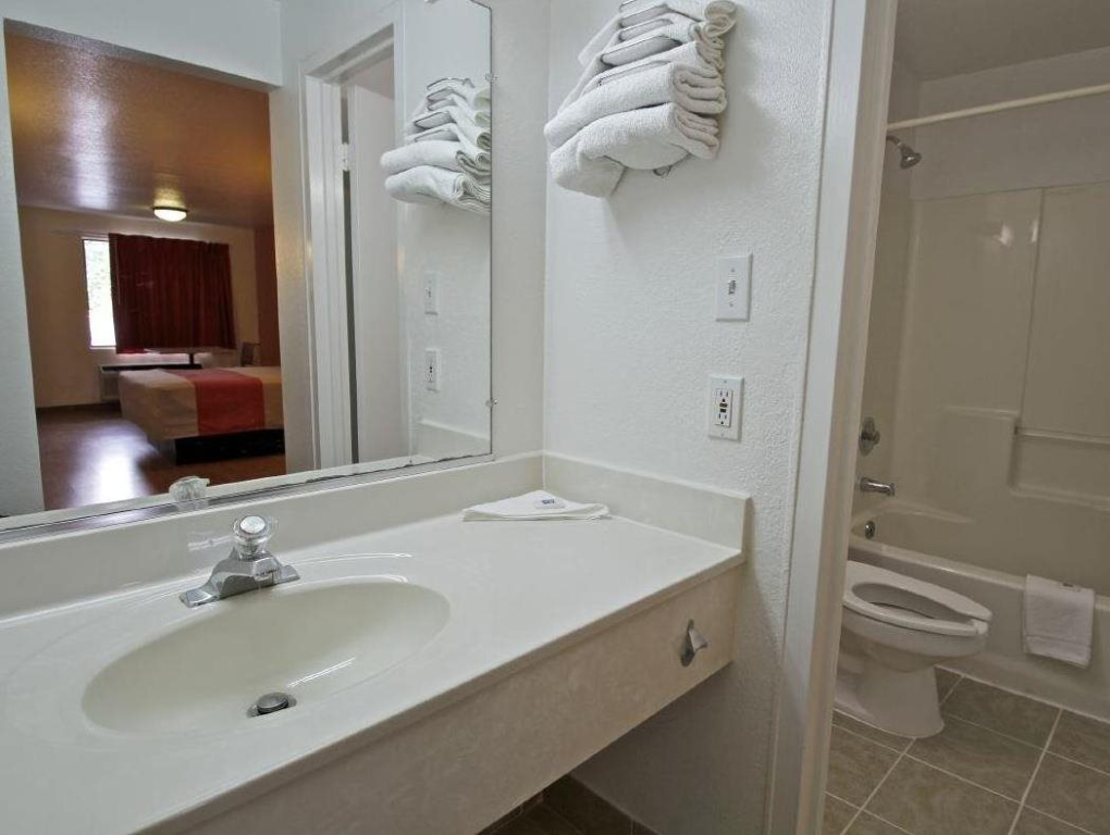 Motel 6-Raleigh, NC - Cary