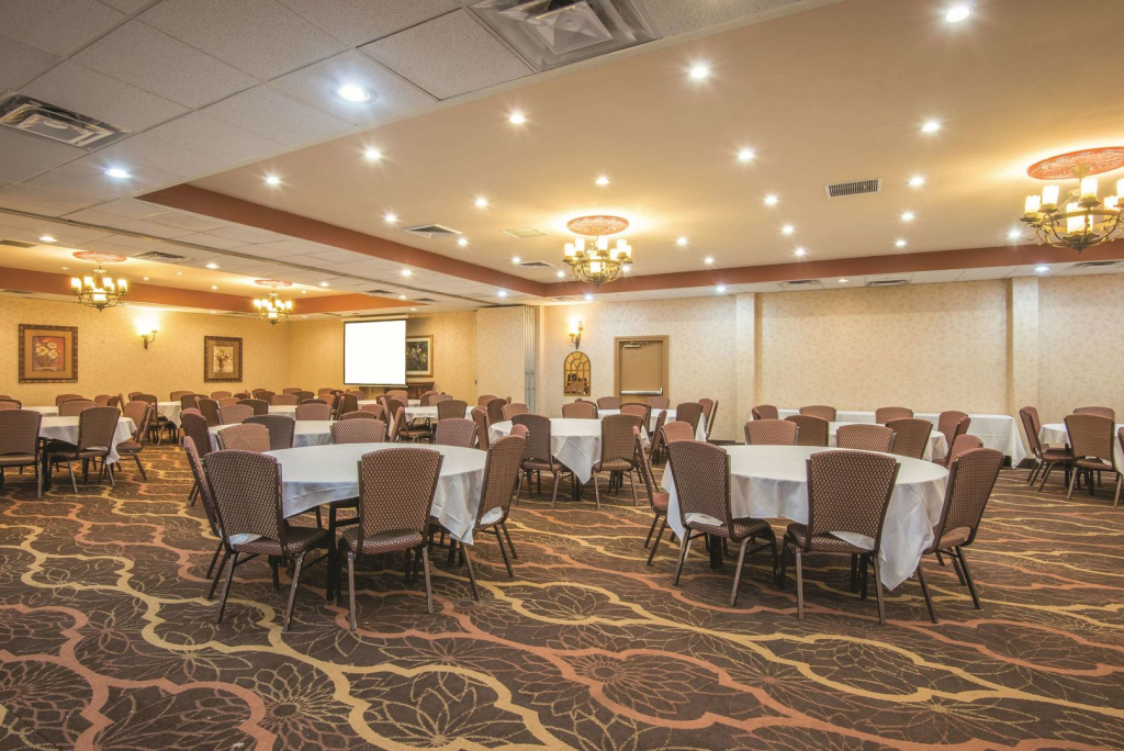 Mountain Valley Inn & Suites