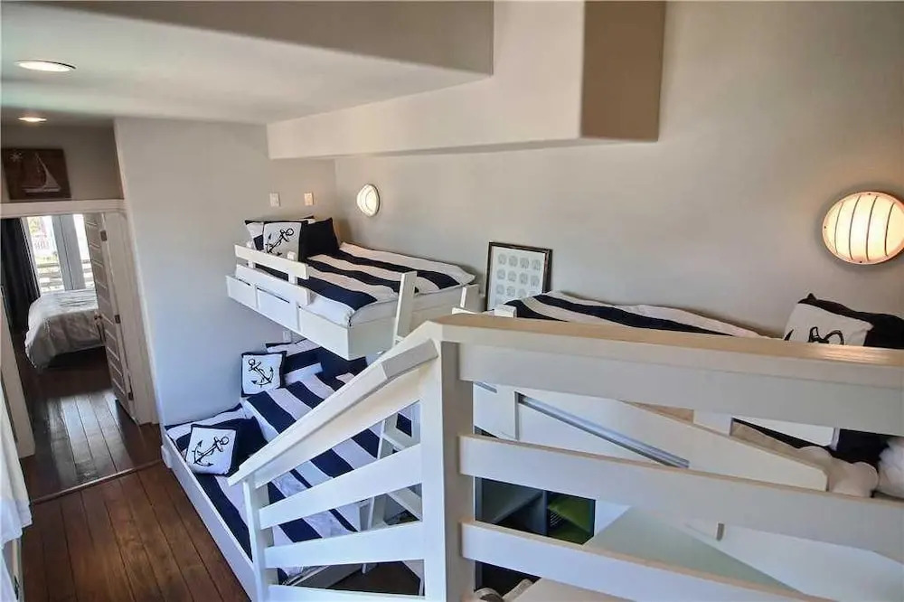 The Oyster House 3 Bedrooms 2.5 Bathrooms Home