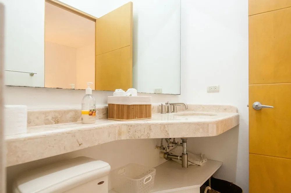 4BR Home Beach Neraby - bikes&wifi by TA