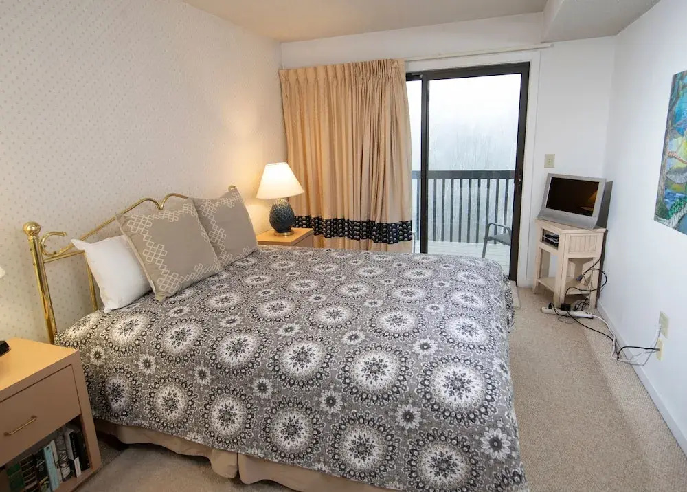 Spacious Winterplace 2 Br - Okemo 2 Bedroom Condo by RedAwning