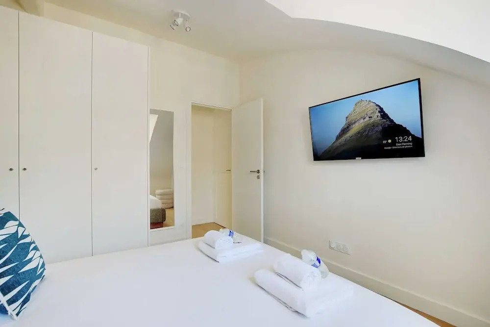 Apt a/c 3br/6p - Saint-lazare/les Champs Elysee