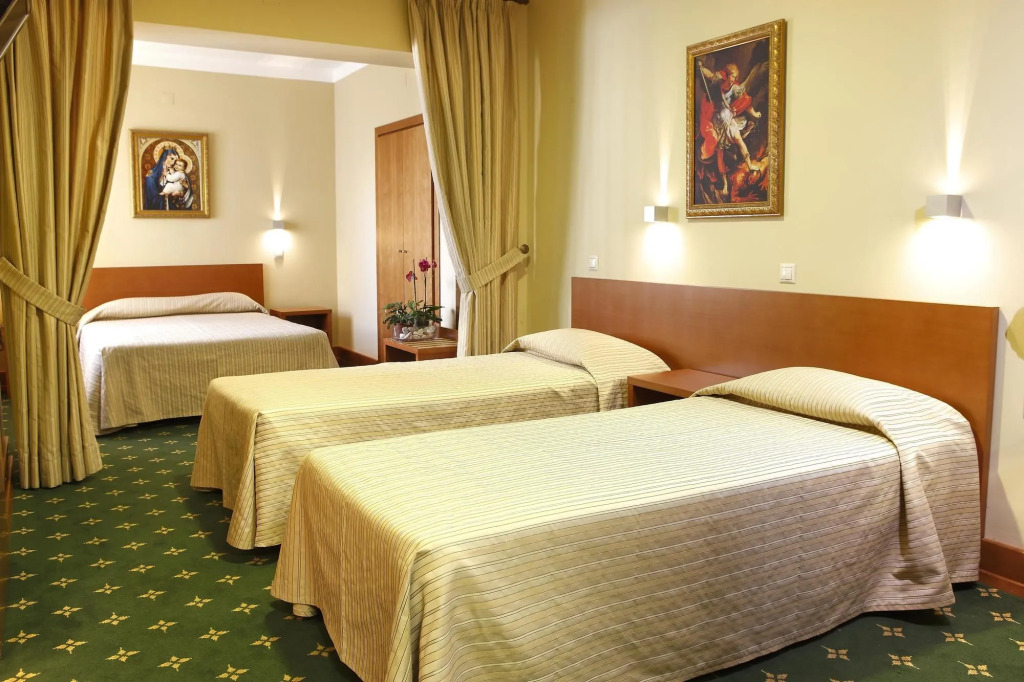 Domus Pacis Fatima Hotel