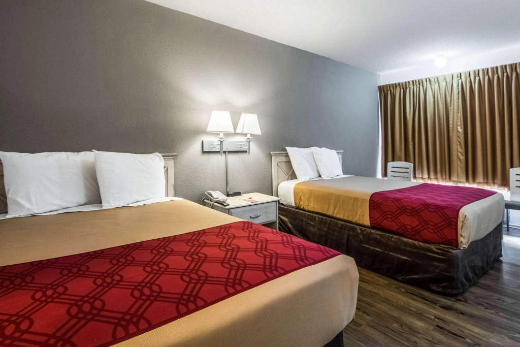 Econo Lodge Dallas Airport North