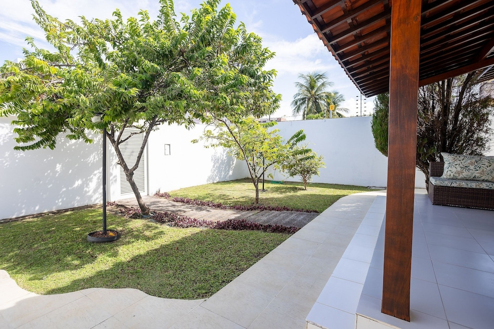 Garden House - Bessa Beach by Carpediem