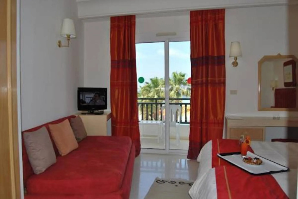 Palmyra Golden Beach Families and Couples
