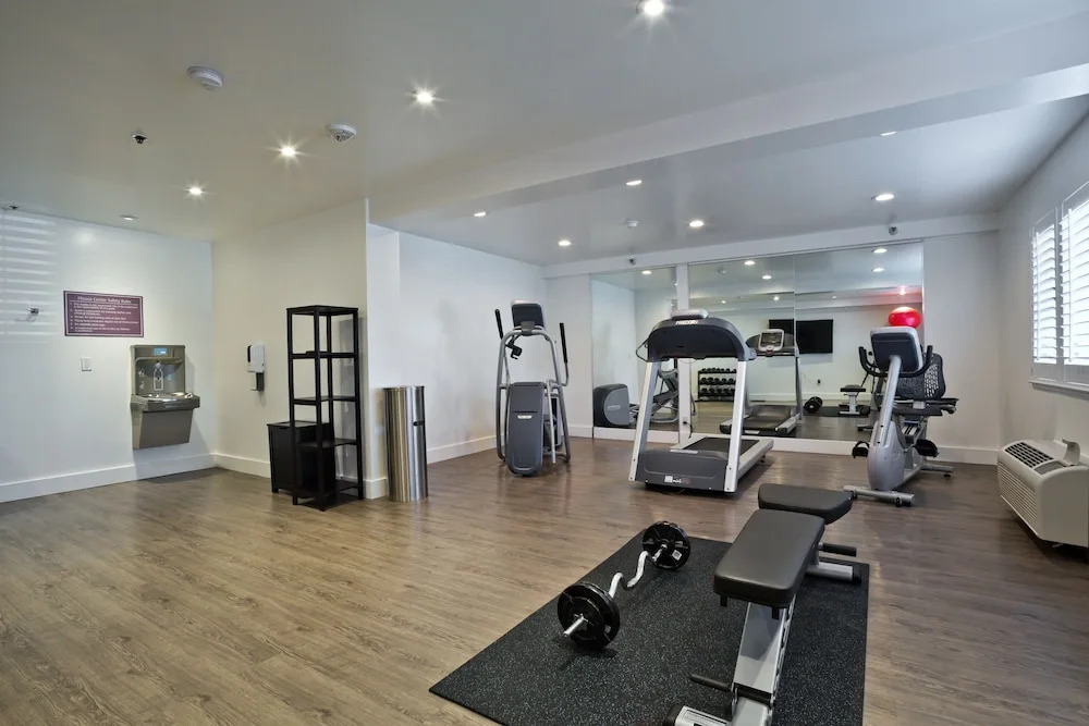 Best Western Crestview Hotel & Suites