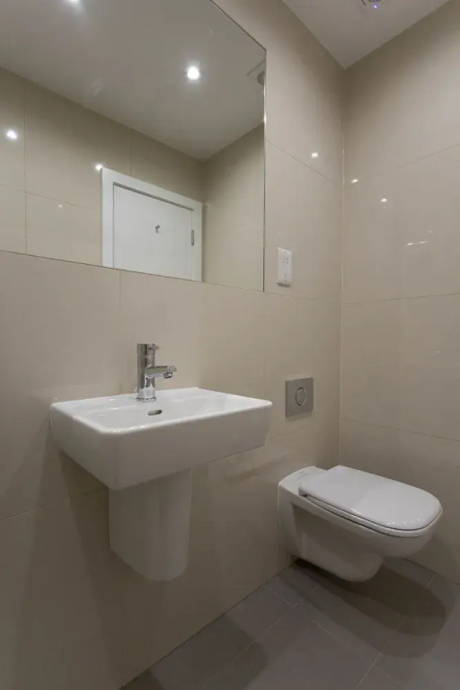 North West 6 Apartments