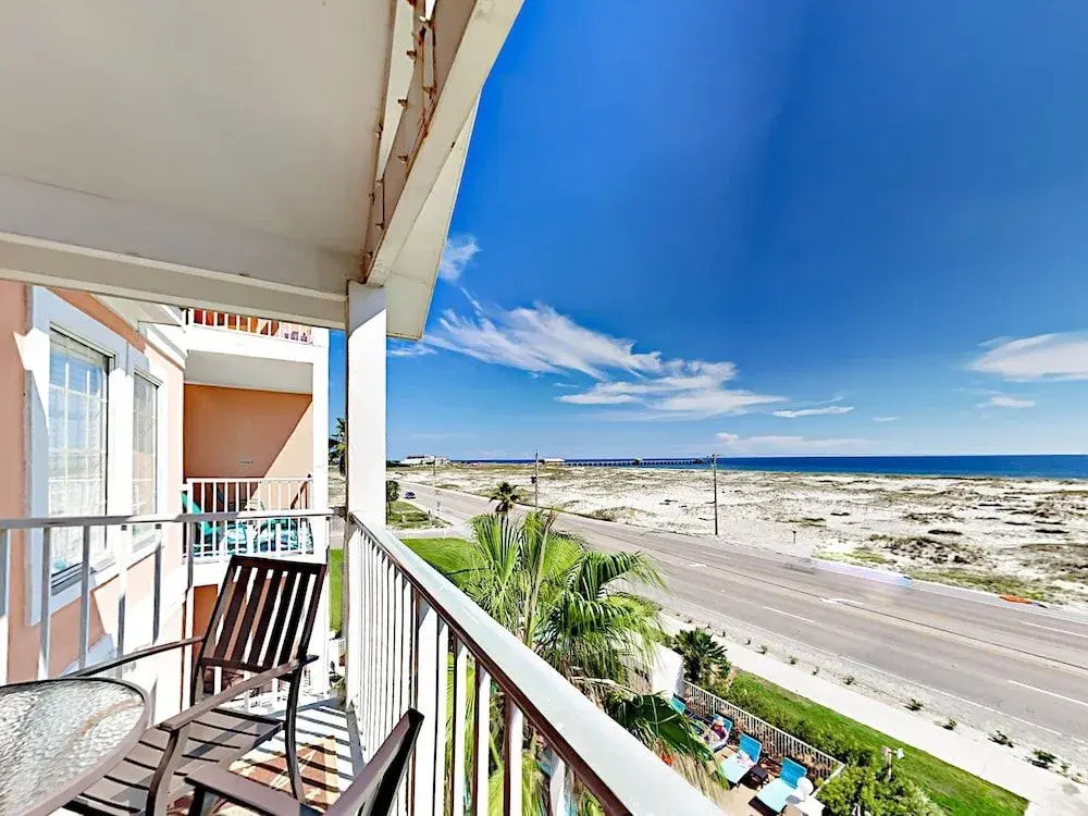 Gulf Shores Condo w/ Pool, Hot Tub - 1 Br condo by RedAwning
