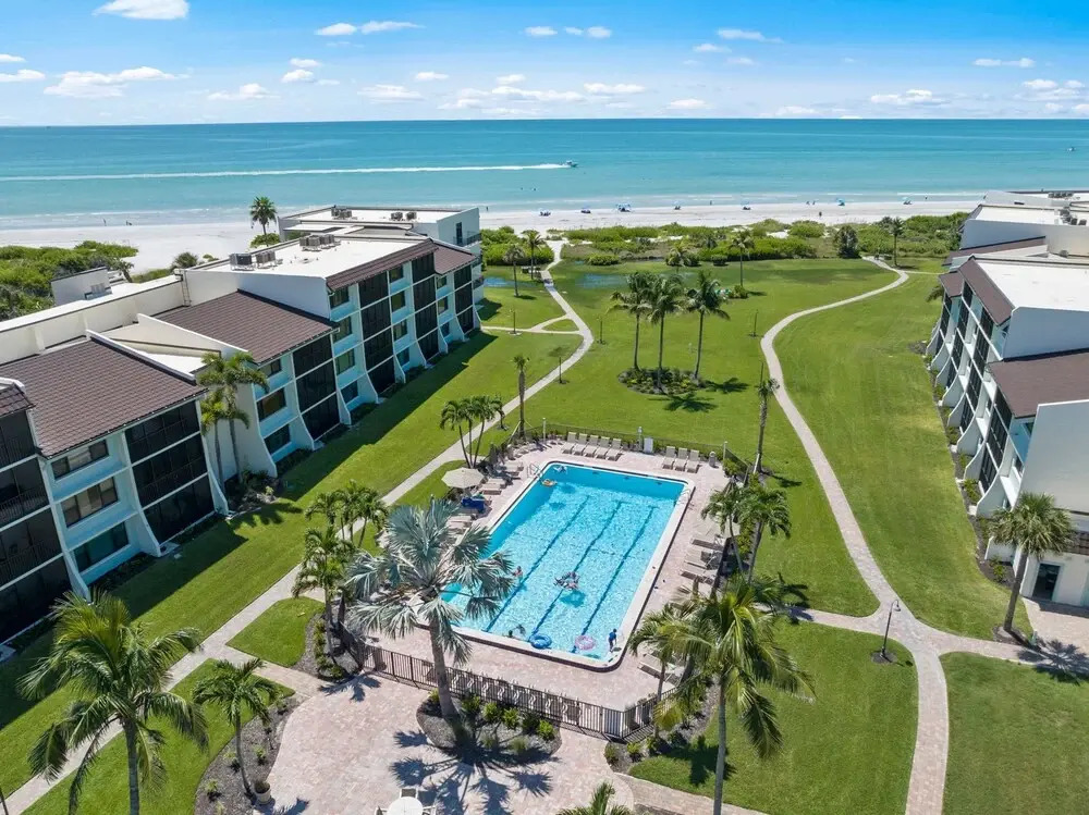 Loggerhead Cay 302 w Bikes Pool on Beach